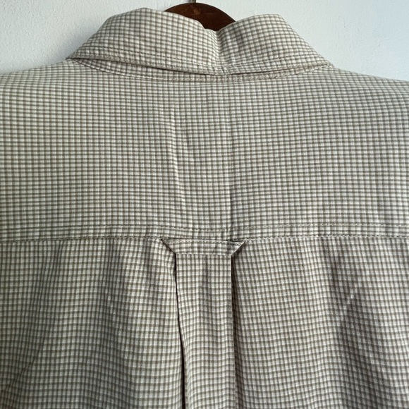 Columbia Tan and white button long sleeve sz Lg - Picture 5 of 8